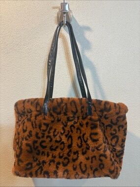 Faux Fur Leopard Print Tote Bag in Brown